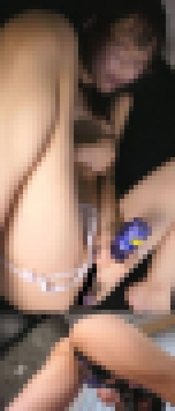 昼職女子限定外性器鑑賞会【渋谷オメコ帝国ナイト】11★主催の反対を押し切りフルマンでオナる素人たち　サンプル画像2
