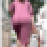 《お尻周りがデカい！高身長セレブ美女のニットワンピ姿》 サンプル画像