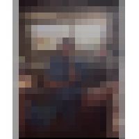 リアルな生活感のあるリビングで家族不在の時間を狙ってデンマオナニーする娘 画像