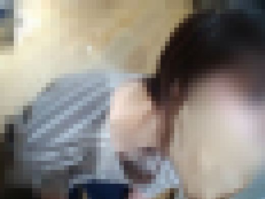 【店員胸ちら】推定Aカップ生活雑貨店・ボーイッシュ店員さん/浮きブラ/乳首見え【03】　サンプル画像3