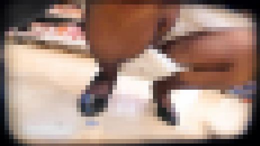 【化粧品店のお姉さん35】ホワイトお姉さんのブラックセンター　サンプル画像1