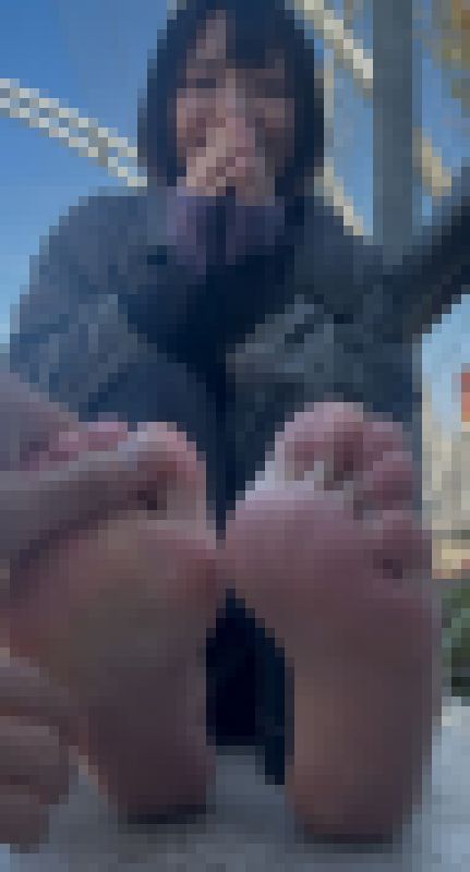 清楚系美女24cm超絶激弱足裏くすぐり足くらべ！5分27秒　サンプル画像1