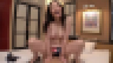 色白巨乳の32歳人妻が旦那さんより大きい肉棒のピストンに喘ぎ何度も絶頂　サンプル画像3