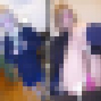 写真スタジオ店流出！受験票用証明写真時に撮影ポーズ指導02　千葉県立M高●「MARCHを狙う白パンティ娘、バレずにパンティの紐を サンプル画像