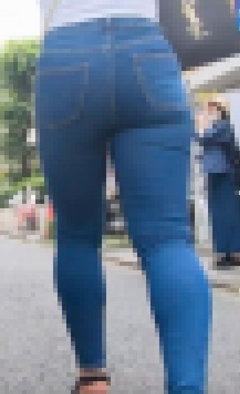 157　圧巻の肉付きスキニー尻　サンプル画像1