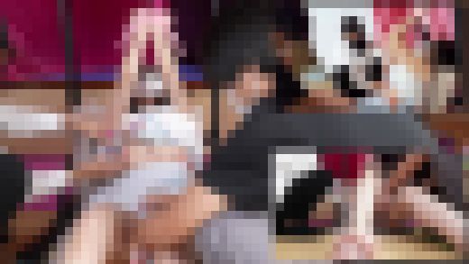 眉間にシワを寄せて必死こいて声を押し殺すも、悶絶を我慢出来るワケもなくただただくすぐり沼に堕ちる敏感お姉さん（完全オリジナル）　サンプル画像3