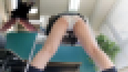 ミニスカウォッチング108　尻突き出し　サンプル画像1