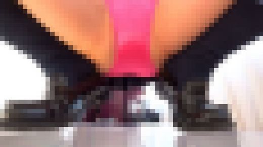 清純色っぽ顔のブレザー女子ちゃんのパンチラ透明椅子♪　サンプル画像2