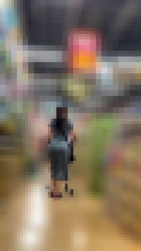 特大の尻を持つタイトワンピの奥様　サンプル画像3