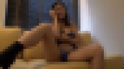 ハーフの19歳女子大生が突かれる度に巨乳を揺らして悶える　サンプル画像1