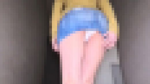 細拭＂脚OLがミニスカで雑居ビル内階段を登る姿を前後から追跡撮 Vol.2　サンプル画像1