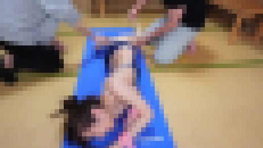スク水を着て絶叫して転げまくって暴れまくって…最後は半ベソ掻いちゃうスレンダーお姉さん（完全オリジナル）　サンプル画像2