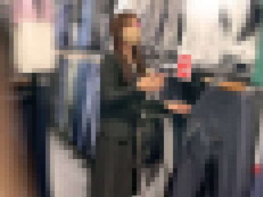 パイパンOLがノーパンで自らくぱぁ▷顔面騎乗位画角・M字開脚・逆さ撮りの3パターンで織りなすマンチラ【素人/街撮り】　サンプル画像1