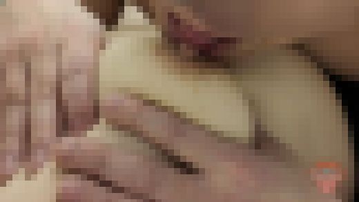 【接写】おっぱいをたっぷり味わう男　サンプル画像1