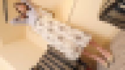 スタイル抜群の27歳人妻が他人棒で激しく突かれ喘ぎまくって中出しされる　サンプル画像1