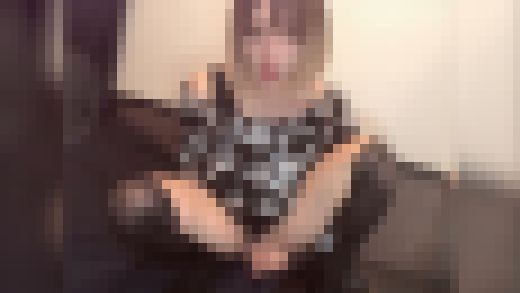 【個撮】ボブヘアーの金髪変態女装が静かにオナニーする動画　サンプル画像2