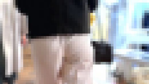 【４K・高画質】#37 白パンJD２名の透けるPラインに視線釘付け　サンプル画像1