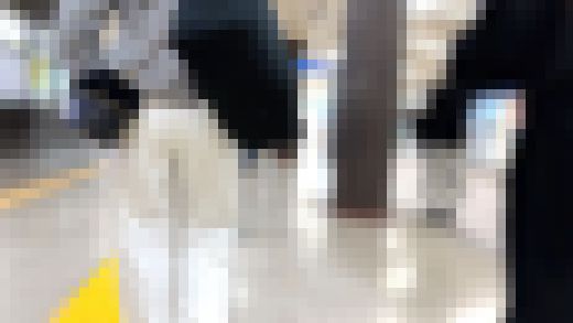 【４K・高画質】#37 白パンJD２名の透けるPラインに視線釘付け　サンプル画像2