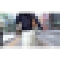 【４K・高画質】#50 白いロンスカが風で張り付き浮き出るお尻の形とPラインに熱視線 画像