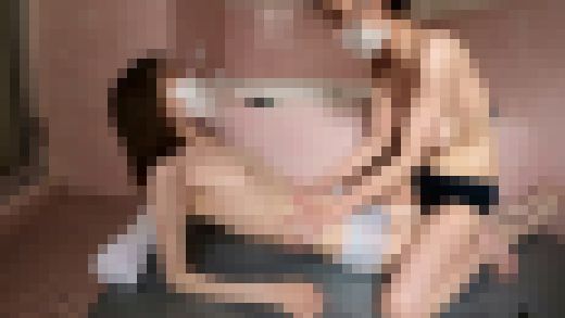 ＡＡＡカップとＧカップモデル　おっぱい格差レズ動画　j-92-5-1　サンプル画像2