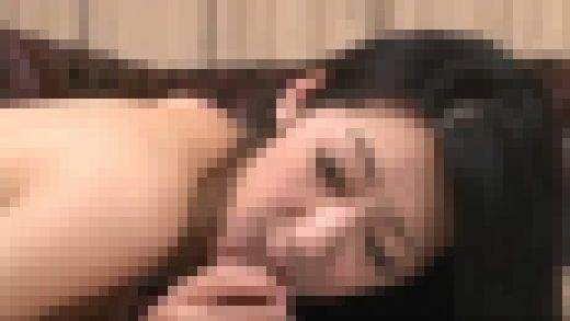 旦那の留守中にいやらしい出来心から男を誘惑している淫靡な人妻たち…　Part 2　サンプル画像1