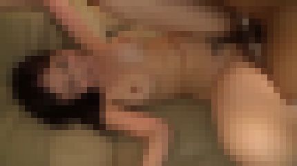 長身スレンダーの22歳人妻が巨根の激しいピストンに体を震わせて何度も絶頂 サンプル画像3