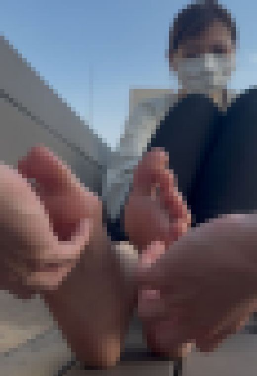 25.5cmデカ足美女超絶激弱足裏くすぐり両足くらべ！6分34秒　サンプル画像1