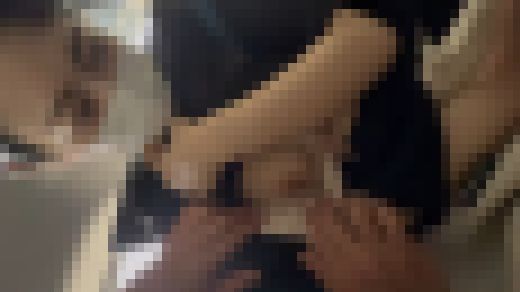 【ご利用は計画的に。4】担保用の映像です。借金踏み倒そうとした人妻に上司と突撃してきました。　サンプル画像1