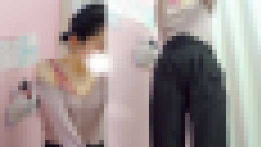 貧乳美女の店員の着替え【ランジェリーショップ/試着録04】　サンプル画像2