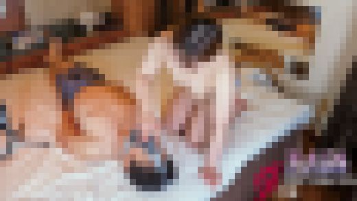 女臭充満汁だく痴女みすず唾吐き71発!濃厚な顔面唾パック乳首いびり　サンプル画像2