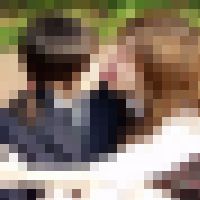 ◆素人投稿動画 経験人数一人の清楚な女子大生さんに露出とレズと生ハメ3Pを教えてあげました 【Part.01：公園でベロチューし サンプル画像