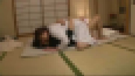 奥様はなりふり構わずチンコを狙い、握ってしゃぶって、ねじり込み、最後は中出し射精！　Part 4　サンプル画像3