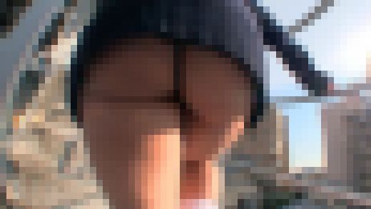 パンチラアルバイトにやって来たデカ尻3人組 サンプル画像1