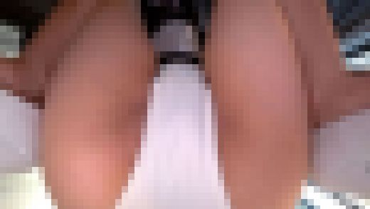 某アパレル会社で働くOLお姉さんのお仕事中パンチラ②　サンプル画像2