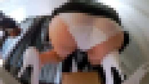 某アパレル会社で働くOLお姉さんのお仕事中パンチラ②　サンプル画像3