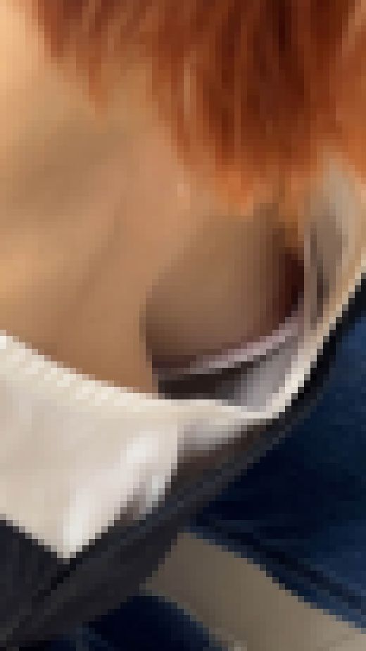 【店員胸チラB地区㊲】雑貨屋/本屋/美人店員さんおっぱい乳首２名！　サンプル画像3