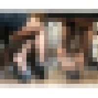 働くOLをデスクの下から...パンプス脱ぎ黒パンストの足裏つま先 サンプル画像