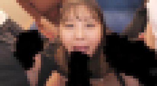 【電車】ぽっちゃりムチムチな痴女が電車に乗って来た　サンプル画像3