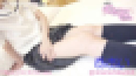 【あおいちゃんの大冒険】ぷっくらオッパイと縦筋ま●こに食い込む線！ｗずっと見えてるけど大丈夫なんですか？ｗ　サンプル画像1
