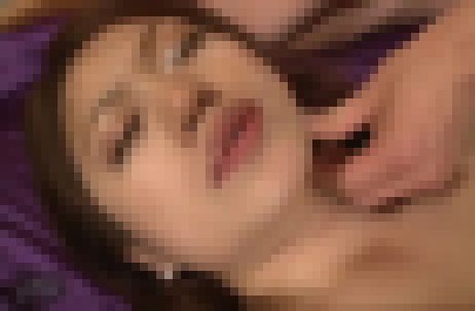 熟女たちが言葉数少なく静かに見つめ合いながら熱いベロキスを交わし濃厚愛撫…！　Part 2　サンプル画像3