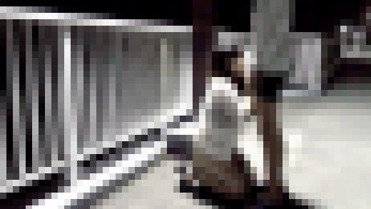 ぽっちゃりセフレと夜中に歩道橋で立ちバック＆正常位に挑戦！　サンプル画像1