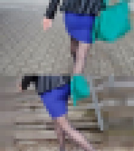 黒パンストにタイトスカートの美脚とお尻がエロすぎるOL　サンプル画像2