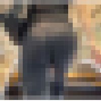 《あぁ…その体勢は…！お見事Tバックラインと歩けばプルプル美尻が強調されるスタイル抜群OL》 画像