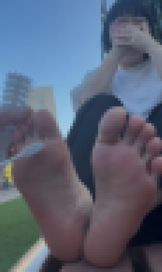 21cm小足美女足裏くすぐり足ツボグーパー！5分16秒　サンプル画像1