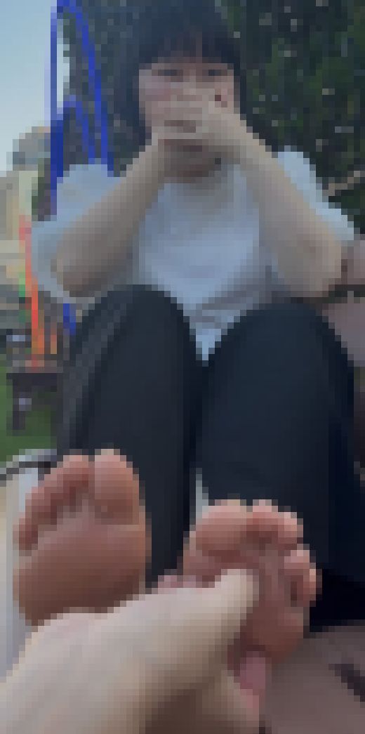 21cm小足美女足裏くすぐり足ツボグーパー！5分16秒　サンプル画像2