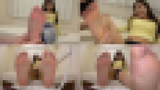 有栖舞衣の足舐め、足裏見せつけオナニーサポート！【足裏フェチ】　サンプル画像1