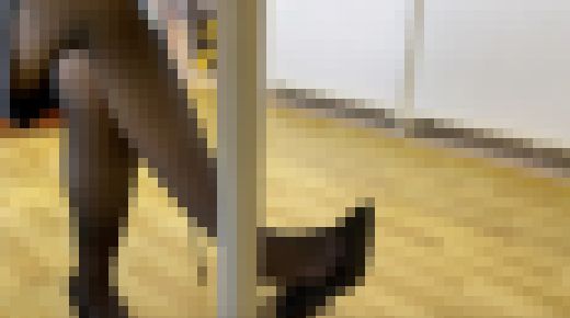 【4K動画】同僚OLのくつろぎパンスト　サンプル画像3