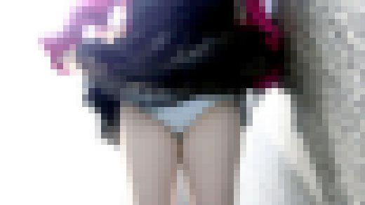 オフィスビルの非常階段で素人の女の子のおま〇こ露出。　サンプル画像3