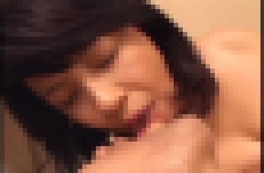 熟女の真っ白な柔肌 サンプル画像1