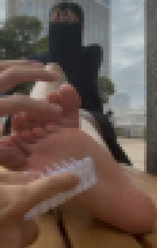 168cm高身長美女25cm超激弱くすぐり両足比べ！5分41秒　サンプル画像3